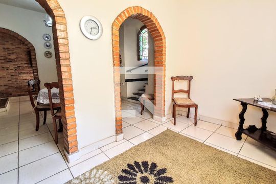 Casa à venda com 4 quartos, 400m² em Nova Suíssa, Belo Horizonte