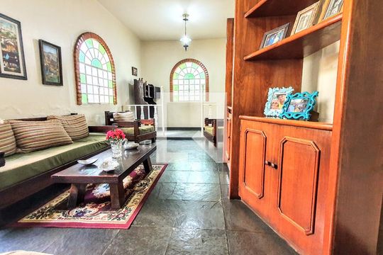 Casa à venda com 4 quartos, 400m² em Nova Suíssa, Belo Horizonte