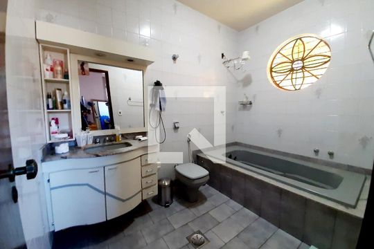 Casa à venda com 3 quartos, 307m² em Betânia, Belo Horizonte