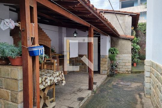 Casa à venda com 4 quartos, 203m² em Jardim Montanhês, Belo Horizonte