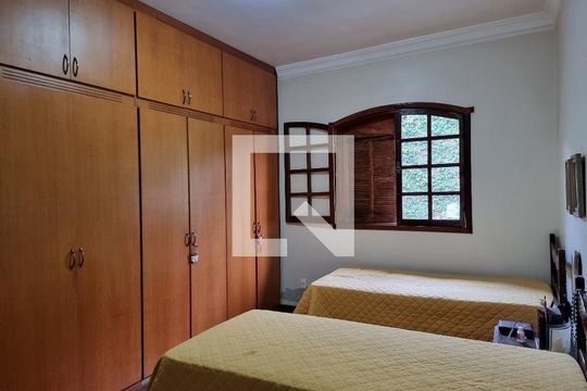 Casa à venda com 4 quartos, 203m² em Jardim Montanhês, Belo Horizonte