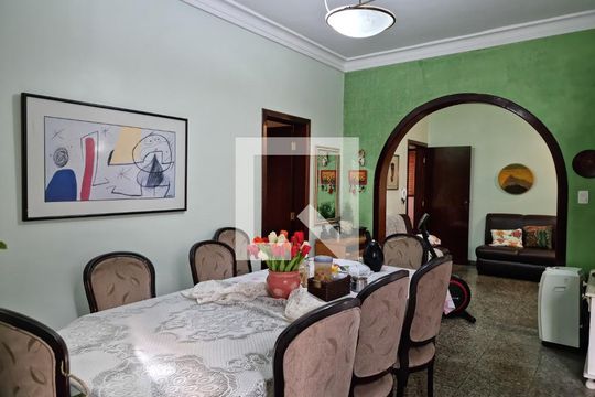 Casa à venda com 4 quartos, 203m² em Jardim Montanhês, Belo Horizonte