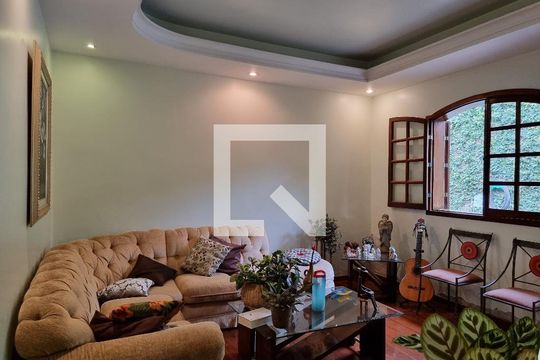 Casa à venda com 4 quartos, 203m² em Jardim Montanhês, Belo Horizonte