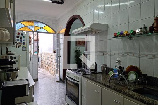 Casa à venda com 4 quartos, 203m² em Jardim Montanhês, Belo Horizonte
