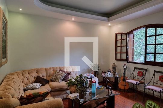 Casa à venda com 4 quartos, 203m² em Jardim Montanhês, Belo Horizonte