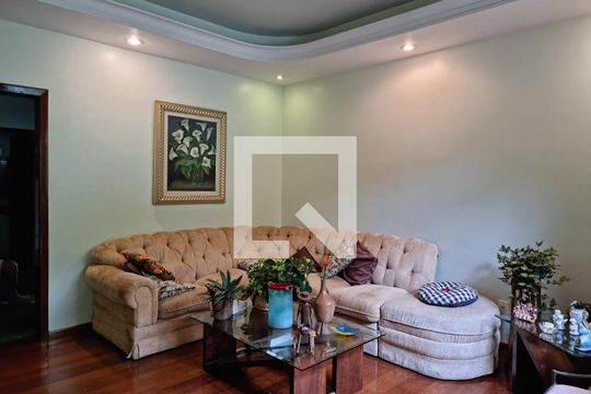 Casa à venda com 4 quartos, 203m² em Jardim Montanhês, Belo Horizonte