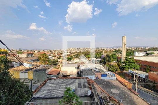 Casa à venda com 3 quartos, 180m² em Caiçaras, Belo Horizonte