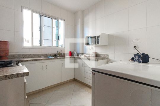 Apartamento à venda com 4 quartos, 126m² em Itapoã, Belo Horizonte
