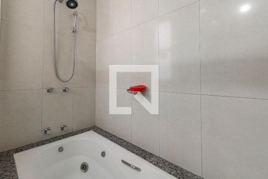 Apartamento à venda com 4 quartos, 126m² em Itapoã, Belo Horizonte