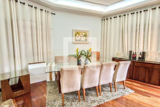 Casa à venda com 3 quartos, 397m² em Santa Amélia, Belo Horizonte