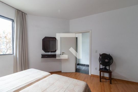 Casa à venda com 4 quartos, 227m² em Paquetá, Belo Horizonte