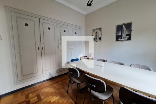Casa à venda com 4 quartos, 271m² em Boa Viagem, Belo Horizonte