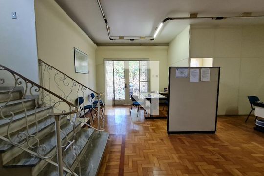 Casa à venda com 4 quartos, 271m² em Boa Viagem, Belo Horizonte