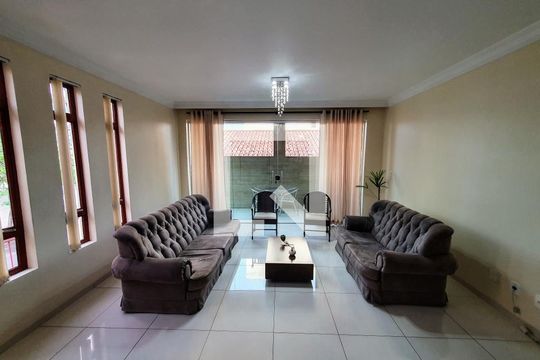 Casa à venda com 4 quartos, 325m² em Santa Rosa, Belo Horizonte