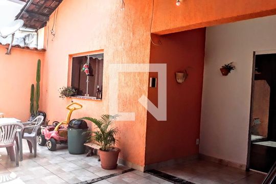 Casa à venda com 3 quartos, 270m² em Nova Vista, Belo Horizonte