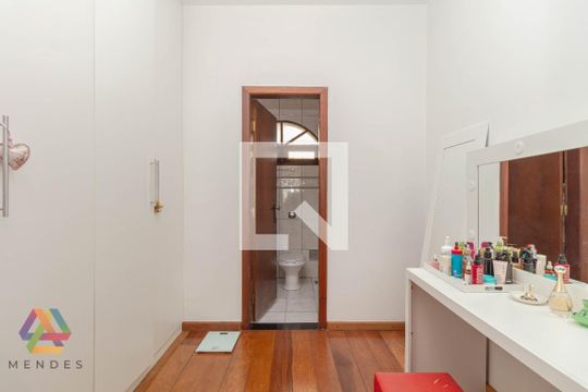 Casa à venda com 4 quartos, 360m² em Palmares, Belo Horizonte