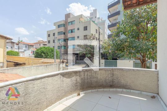 Casa à venda com 4 quartos, 360m² em Palmares, Belo Horizonte
