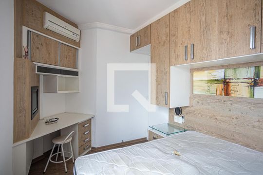 Quarto 2 de apartamento para alugar com 2 quartos, 62m² em Jardim Tucunduva, Carapicuíba