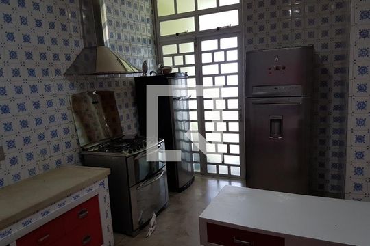Casa à venda com 4 quartos, 395m² em São Lucas, Belo Horizonte