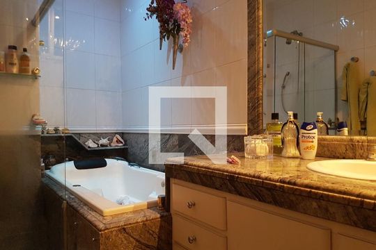 Casa à venda com 4 quartos, 395m² em São Lucas, Belo Horizonte