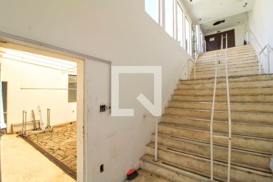 Casa à venda com 7 quartos, 559m² em Prado, Belo Horizonte