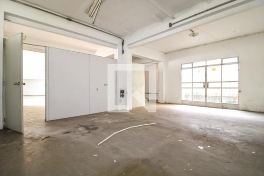 Casa à venda com 7 quartos, 559m² em Prado, Belo Horizonte