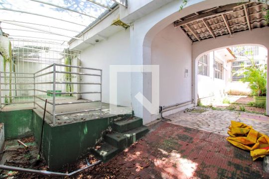 Casa à venda com 7 quartos, 559m² em Prado, Belo Horizonte
