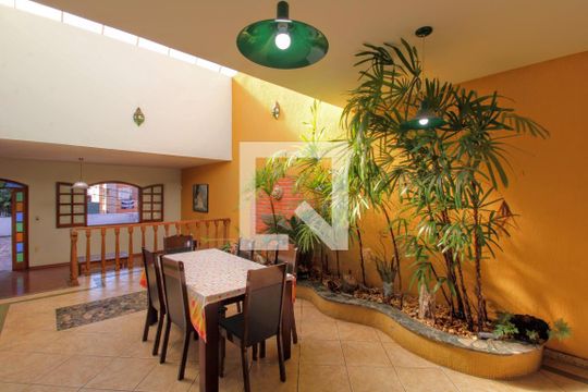 Casa à venda com 4 quartos, 470m² em Jardim América, Belo Horizonte