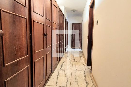 Casa à venda com 5 quartos, 1800m² em Bandeirantes (Pampulha), Belo Horizonte