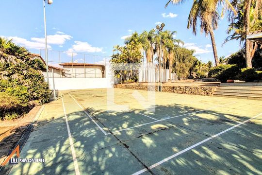 Casa à venda com 5 quartos, 1800m² em Bandeirantes (Pampulha), Belo Horizonte