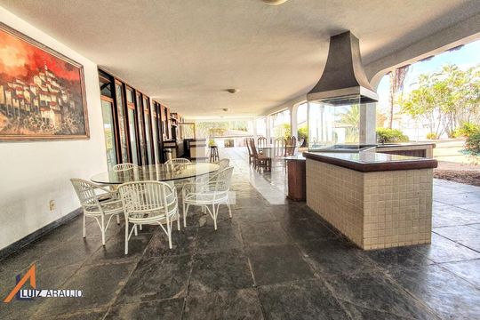Casa à venda com 5 quartos, 1800m² em Bandeirantes (Pampulha), Belo Horizonte