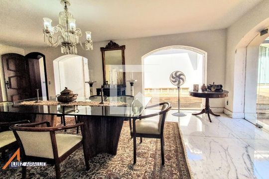 Casa à venda com 5 quartos, 1800m² em Bandeirantes (Pampulha), Belo Horizonte