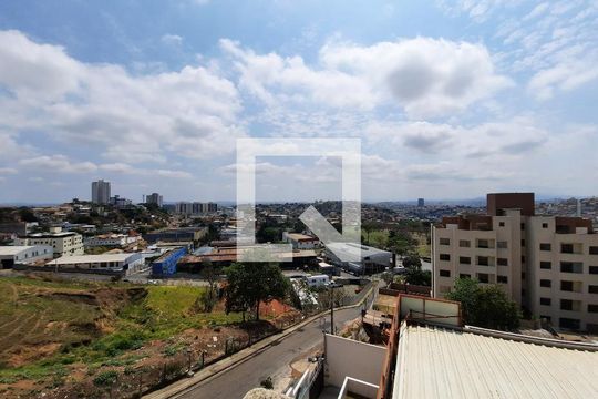 Casa à venda com 2 quartos, 170m² em Caiçaras, Belo Horizonte