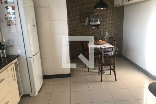 Apartamento para alugar com 4 quartos, 160m² em Barro Preto, Belo Horizonte