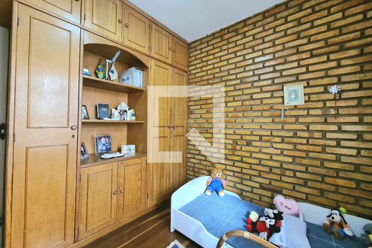 Casa à venda com 4 quartos, 264m² em Serra, Belo Horizonte