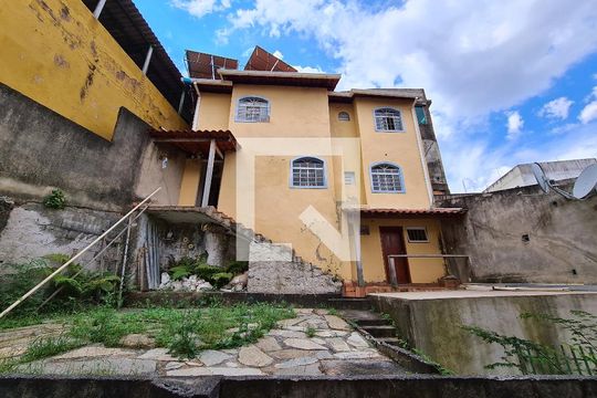 Casa à venda com 4 quartos, 264m² em Serra, Belo Horizonte