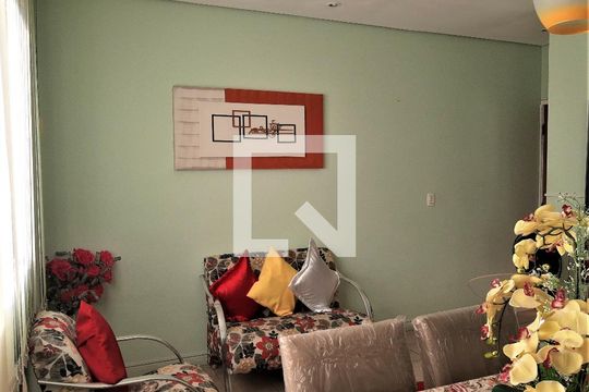 Apartamento à venda com 3 quartos, 63m² em Serrano, Belo Horizonte