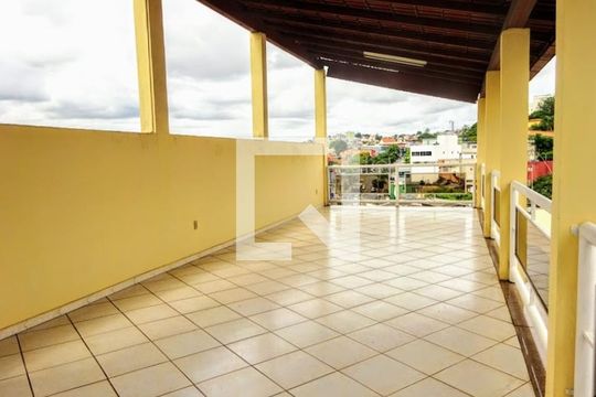 Casa à venda com 5 quartos, 330m² em Betânia, Belo Horizonte