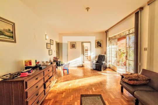 Casa à venda com 4 quartos, 217m² em Sagrada Família, Belo Horizonte