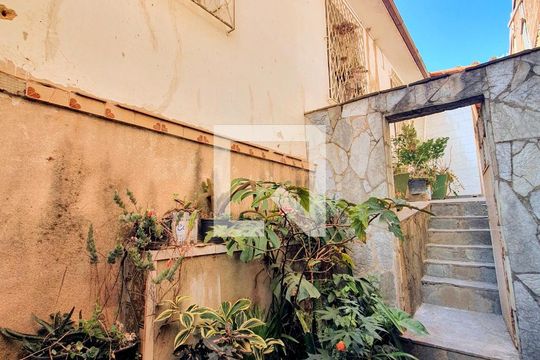 Casa à venda com 4 quartos, 217m² em Sagrada Família, Belo Horizonte