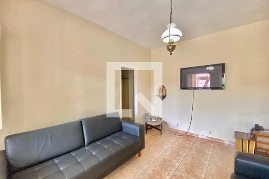 Casa à venda com 4 quartos, 204m² em Santa Efigênia, Belo Horizonte