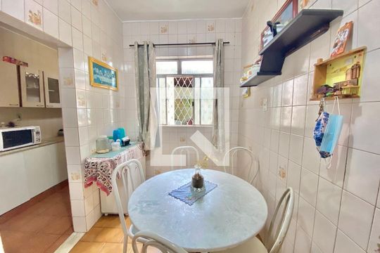 Casa à venda com 4 quartos, 204m² em Santa Efigênia, Belo Horizonte