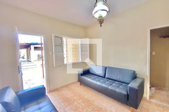 Casa à venda com 4 quartos, 204m² em Santa Efigênia, Belo Horizonte