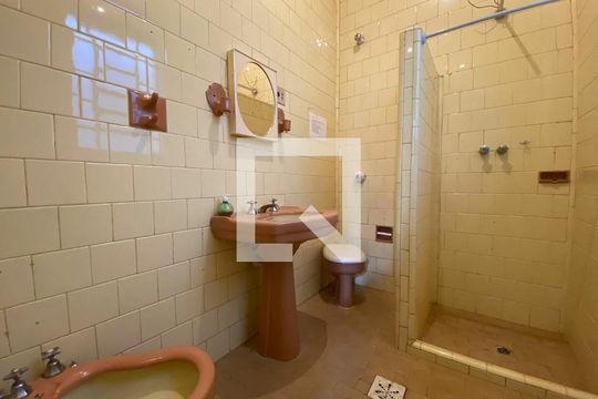 Casa à venda com 5 quartos, 300m² em Alto Barroca, Belo Horizonte