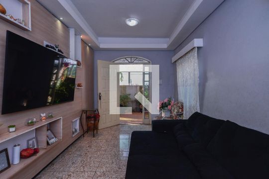 Casa à venda com 4 quartos, 293m² em Rio Branco, Belo Horizonte