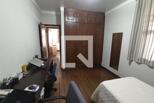 Casa à venda com 5 quartos, 291m² em Ouro Preto, Belo Horizonte