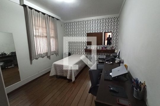 Casa à venda com 5 quartos, 291m² em Ouro Preto, Belo Horizonte