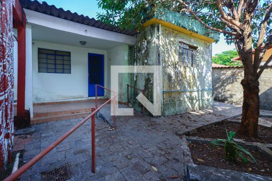 Casa para alugar com 3 quartos, 396m² em Itapoã, Belo Horizonte