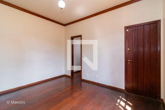 Casa para alugar com 7 quartos, 420m² em Palmares, Belo Horizonte