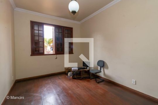 Casa para alugar com 7 quartos, 420m² em Palmares, Belo Horizonte